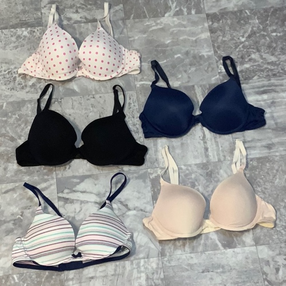 5 Victoria Secret bras size 34-36 B